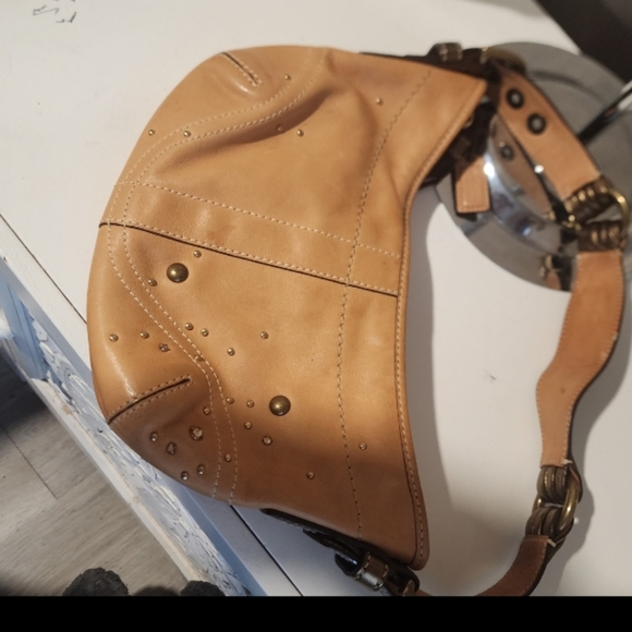 COACH VINTAGE Y2K Stylish Tan Studded VACHETTA LEATHER Shoulder Bag GUC - Picture 7 of 12